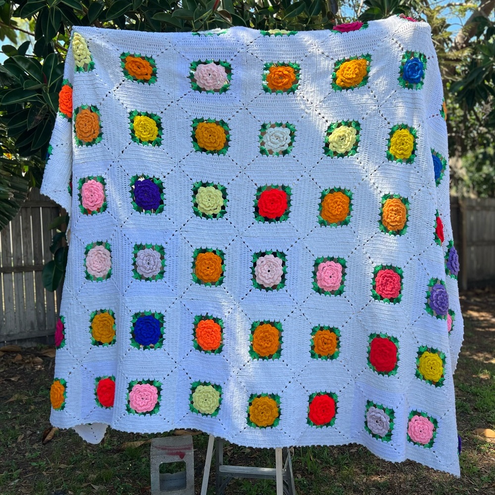 Vintage Handmade Crochet Granny Square Flower Blanket White 3D Roses Throw